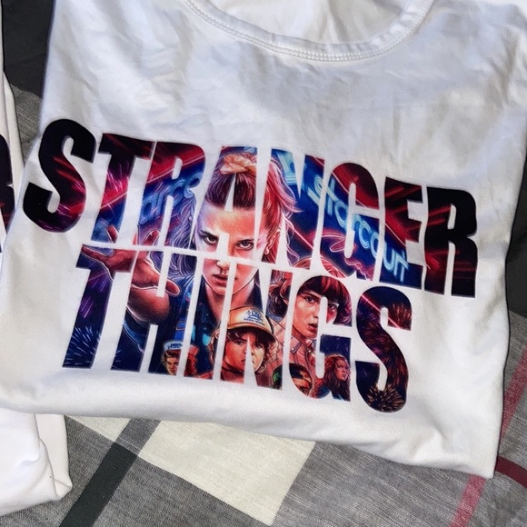 🎭STRANGER THINGS GRAFFIC TEES 🎭 - Picture 3 of 7